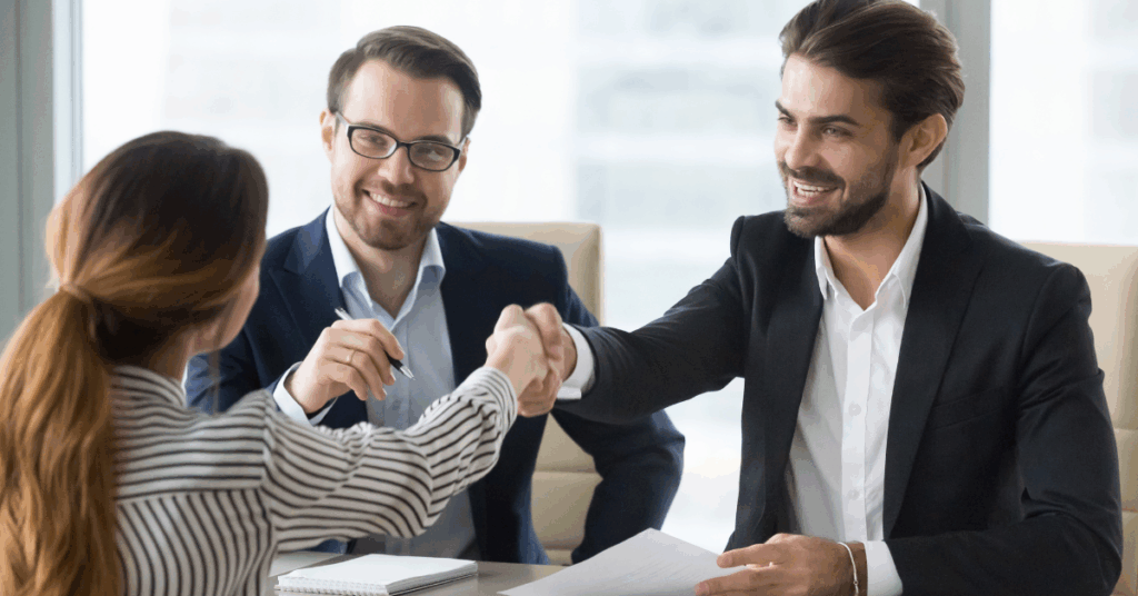 Successful hiring meeting between a company and Mexican tech talent.